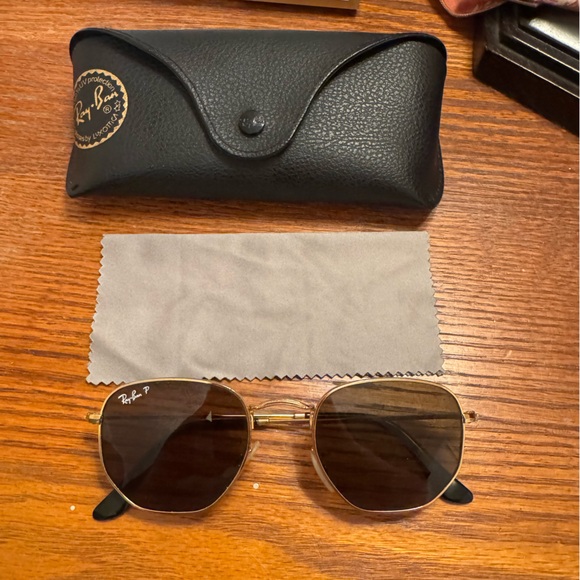 Polarized Raybans - Picture 1 of 4